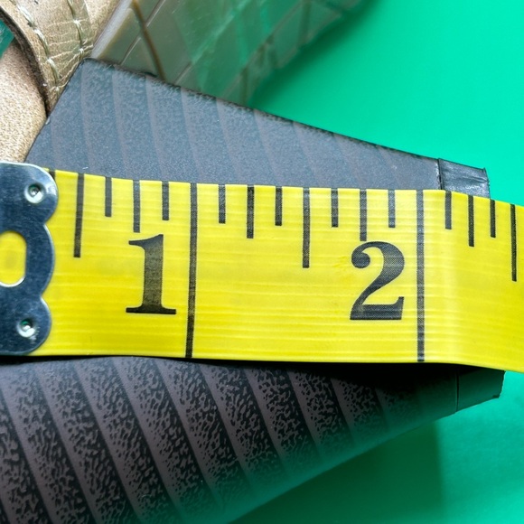 N.Y. VIP Tan Heel Open Toe Sandals Size 8 NWOT - Picture 5 of 14